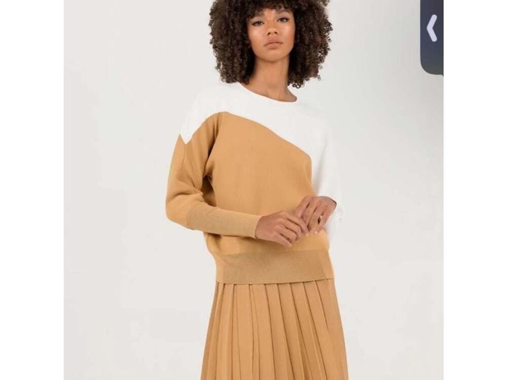 Aleeza Paris Two-Tone Color Block Nugget and ivory knit top